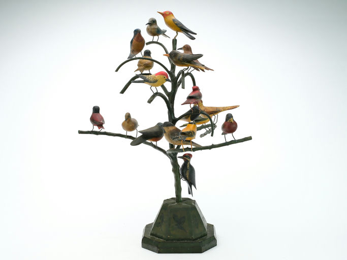 Frank Finney – * Excellent Bird Tree Featuring 18 Different Songbirds – 2025
