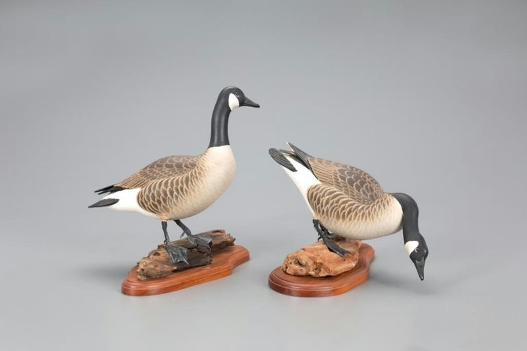 Oliver Lawson – Half-Size Canada Goose Pair – 2021