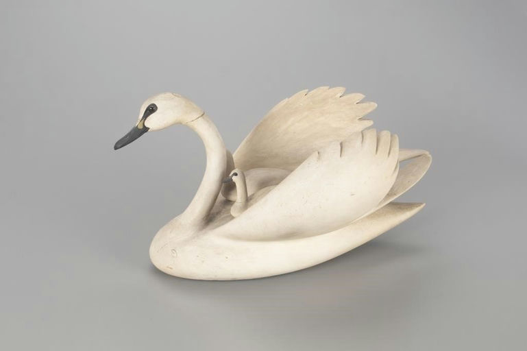 Shang Wheeler – Swan with Two Cygnets – 2022