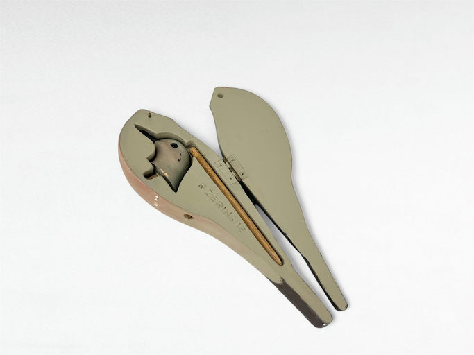Rock Zeringue — Suitcase Dove Decoy