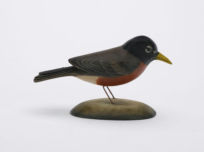 Frank Finney – American robin mounted to carved wooden base – 2024