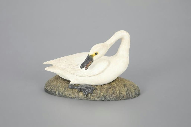 Frank Finney – Miniature Preening Swan – 2023